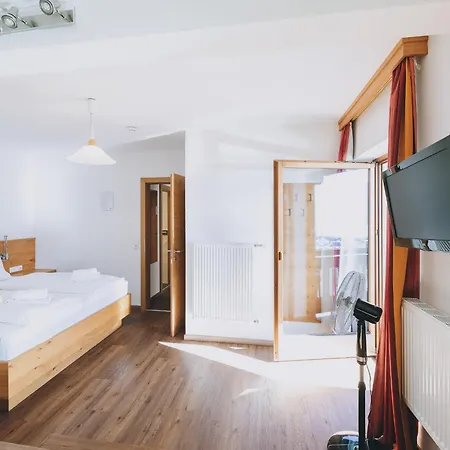 Haus Altenberger By We Rent, Summercard Included Zell am See Exterior photo