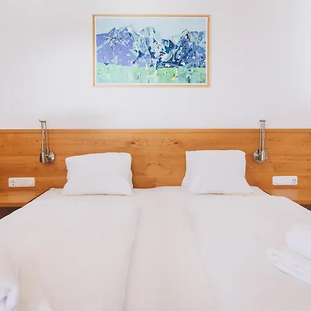 Haus Altenberger By We Rent, Summercard Included Zell am See Room photo